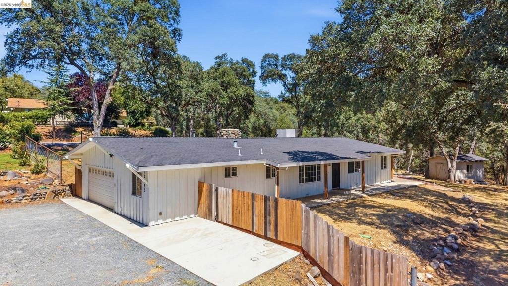 20365 Phoenix Lake Rd Property Photo 1