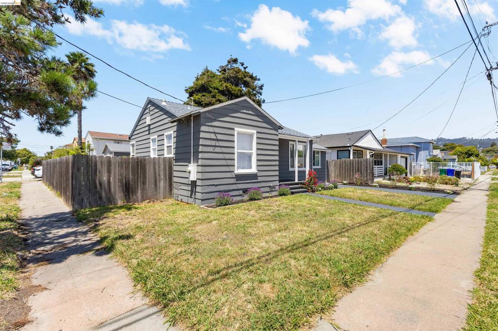 5101 Tehama Ave Property Photo 3
