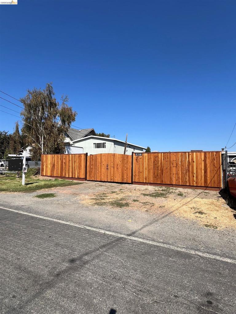 5218 Sandmound Blvd Property Photo 14