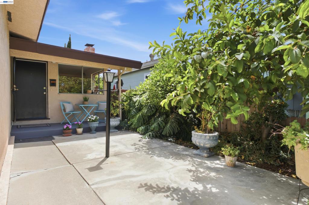 1478 Plaza Dr Property Photo 3