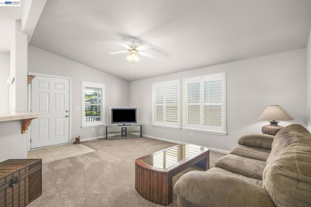 3263 Vineyard Ave., #16 Property Photo 5