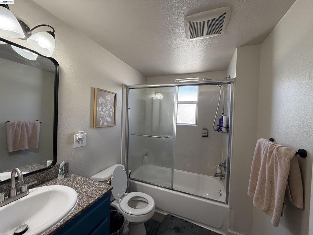 550 Marina Blvd Property Photo 22