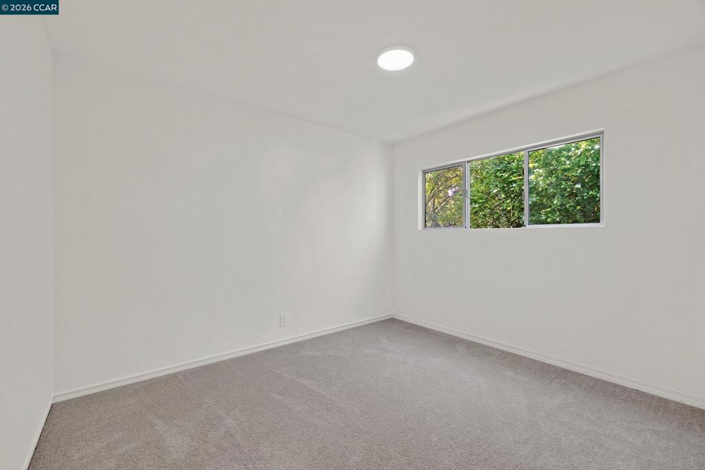 5512 Santa Cruz Ave Property Photo 11