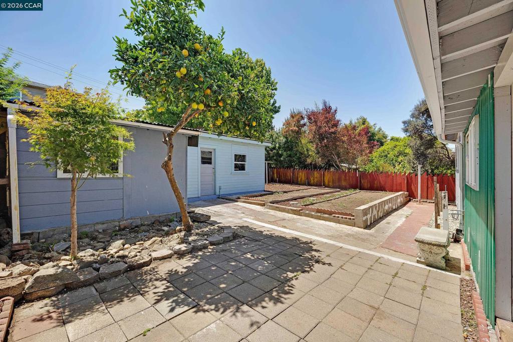 5512 Santa Cruz Ave Property Photo 25