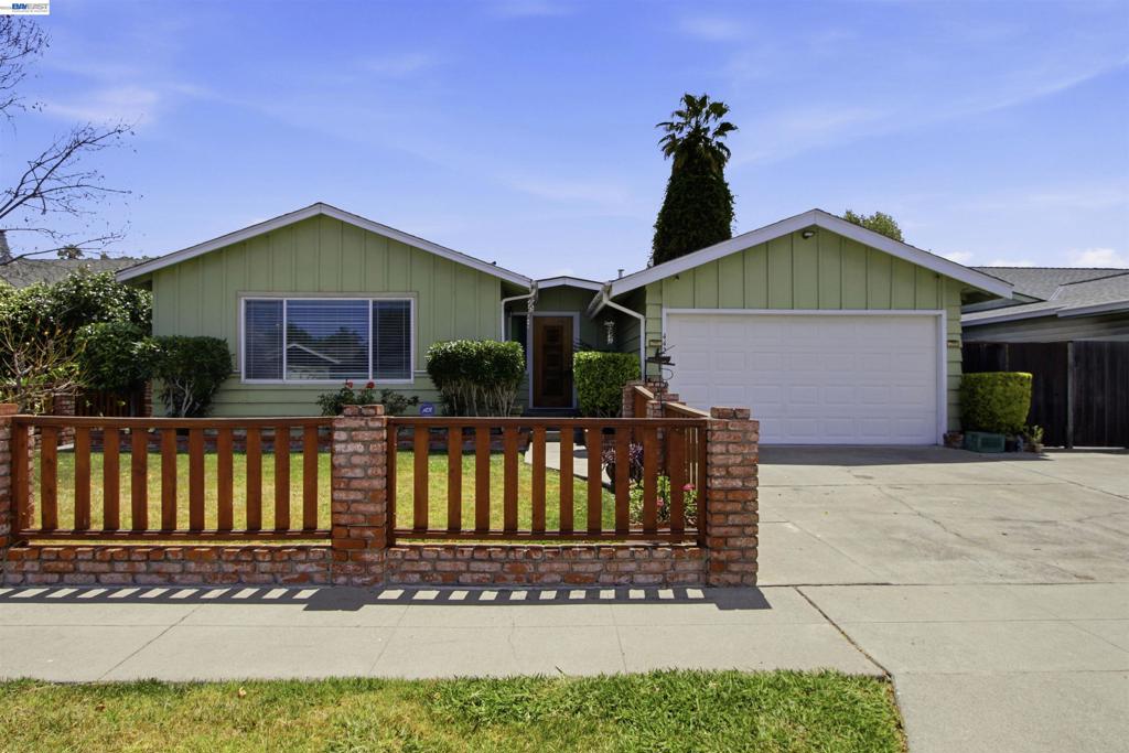 4426 Sacramento Ave Property Photo 1