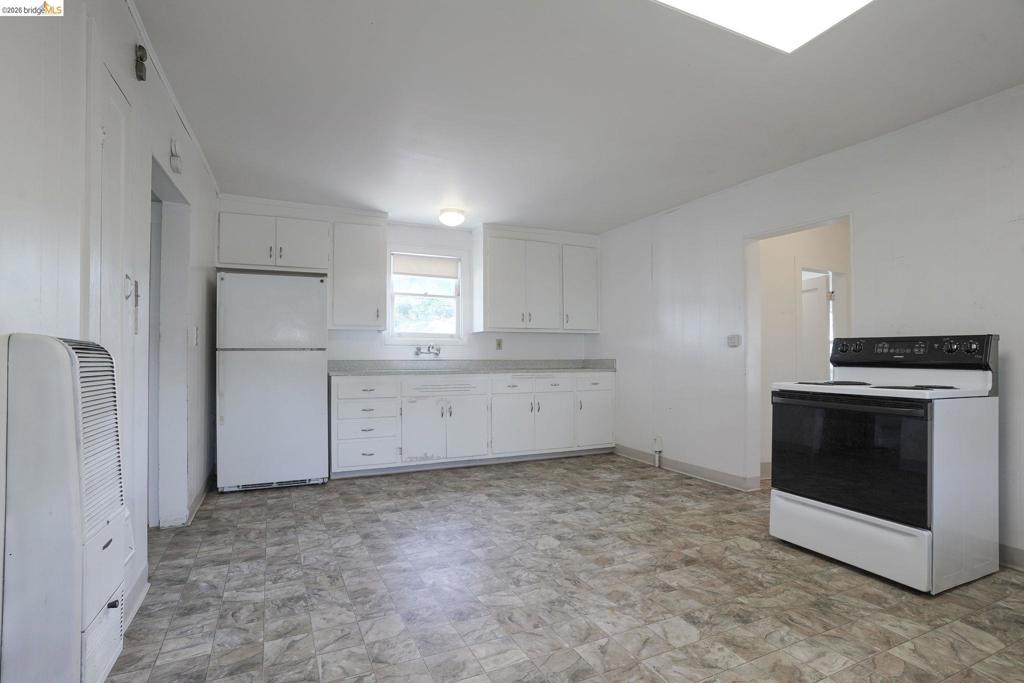 811 E 6th Street Property Photo 11