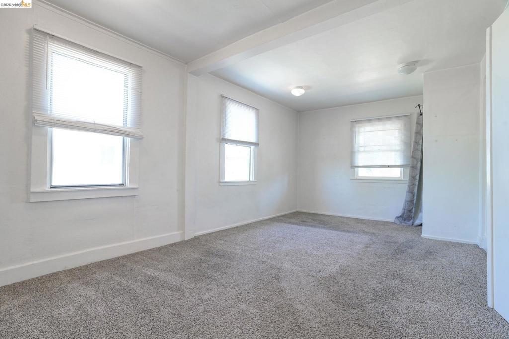 811 E 6th Street Property Photo 12