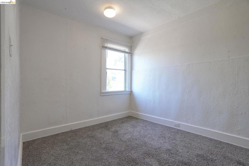 811 E 6th Street Property Photo 14