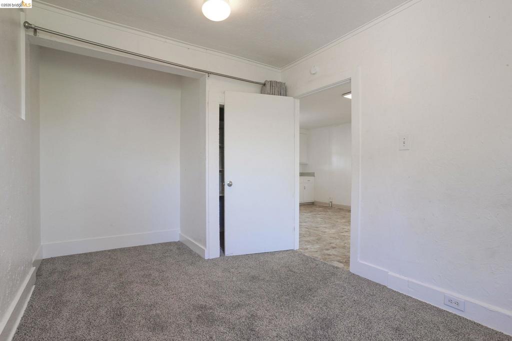 811 E 6th Street Property Photo 15
