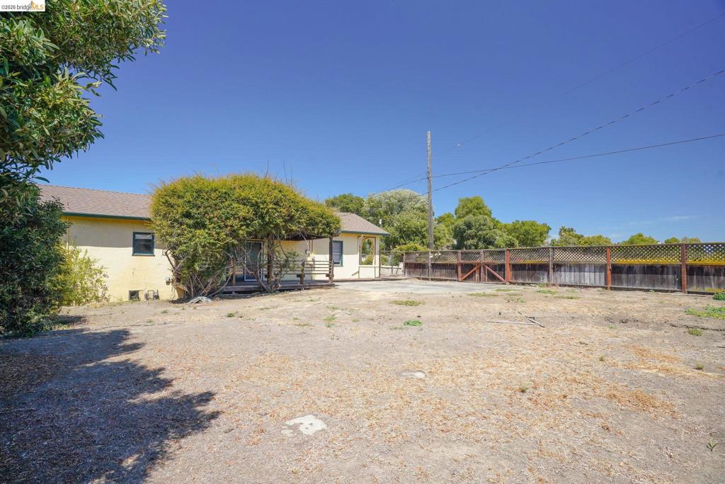 811 E 6th Street Property Photo 27