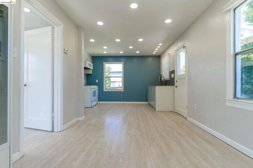 811 E 6th Street Property Photo 33