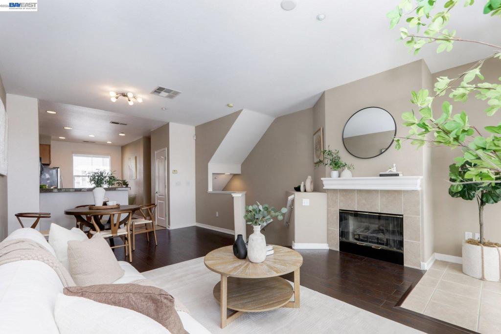 668 Grand Ter Property Photo 1