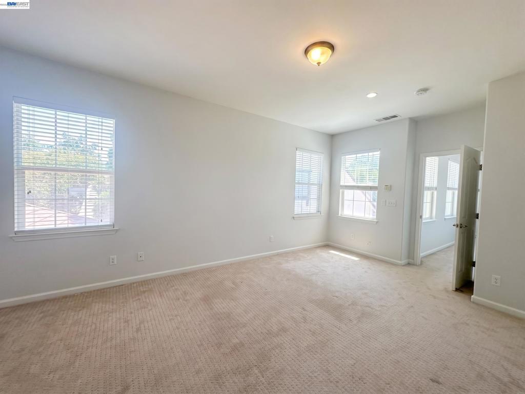 60 S Pacifico St Property Photo 15
