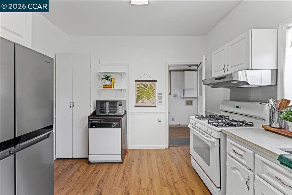1538 Russell St Property Photo 12