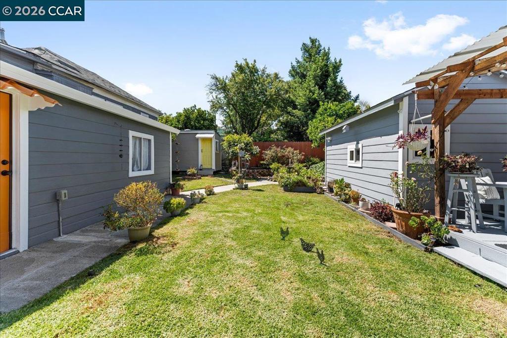 1538 Russell St Property Photo 37