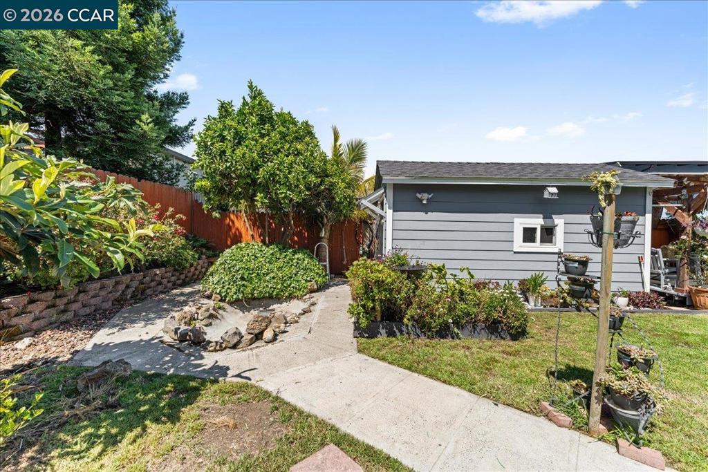 1538 Russell St Property Photo 38