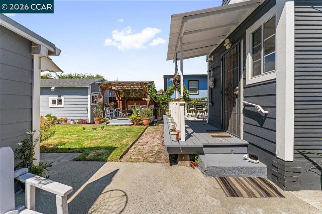 1538 Russell St Property Photo 44
