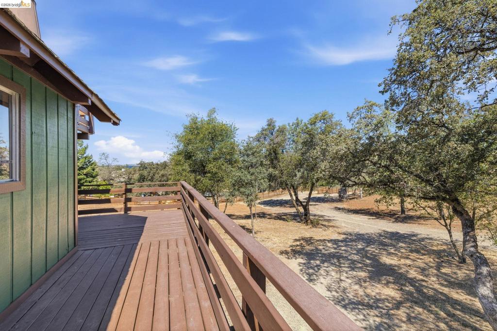 13575 Colina Way Property Photo 4