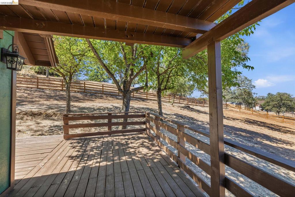 13575 Colina Way Property Photo 35