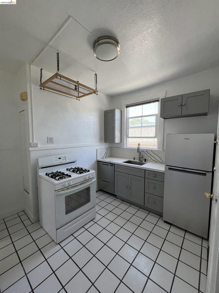 2249 Spaulding Ave Property Photo 3