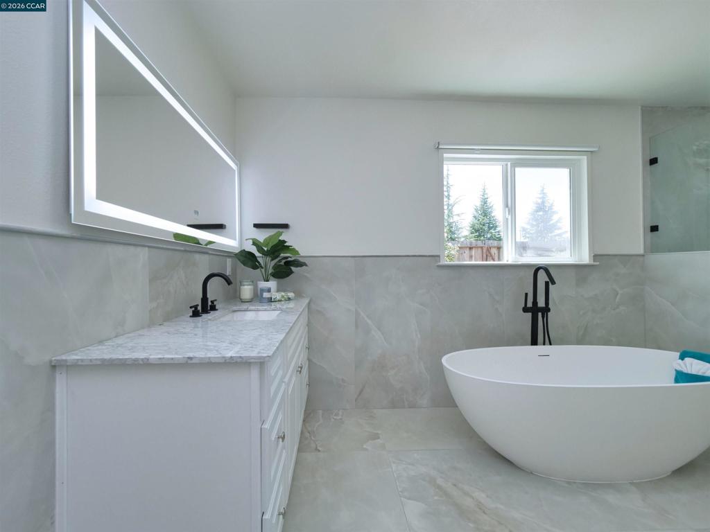 913 Seascape Cir Property Photo 43
