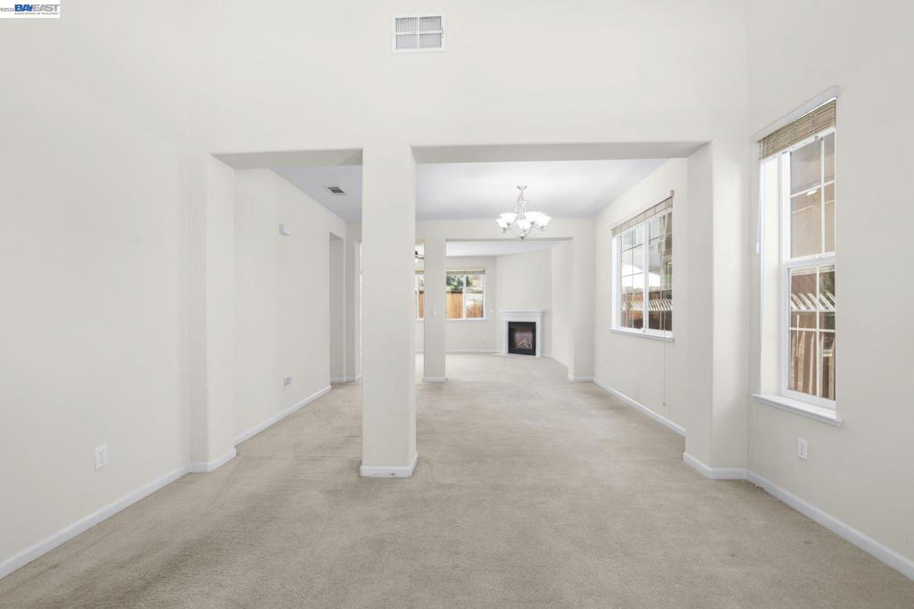 2472 Grant St Property Photo 4