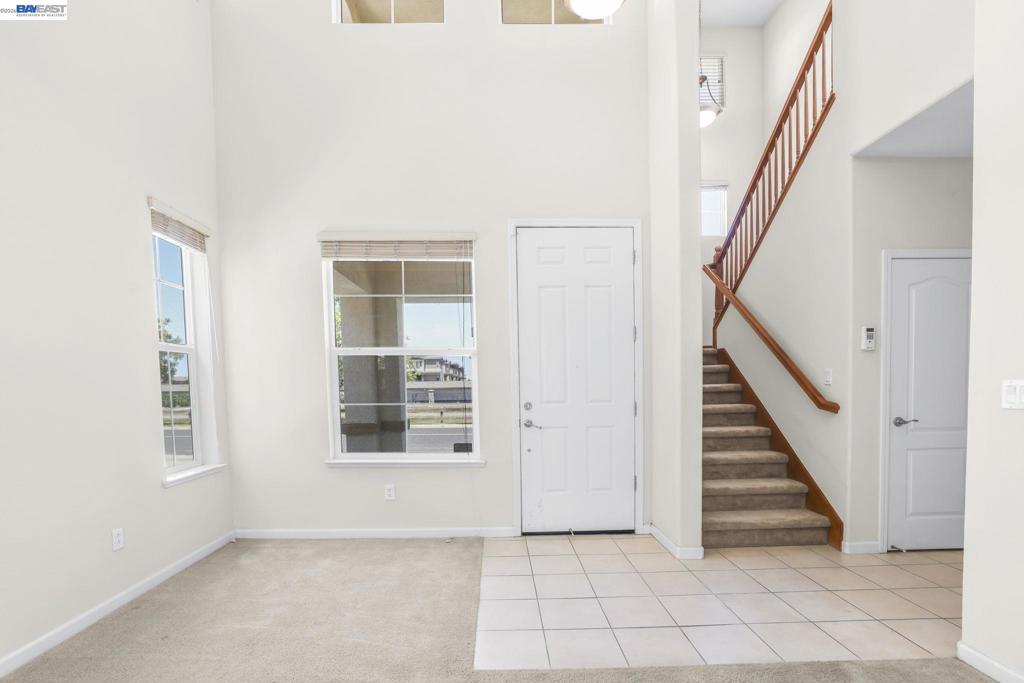 2472 Grant St Property Photo 5