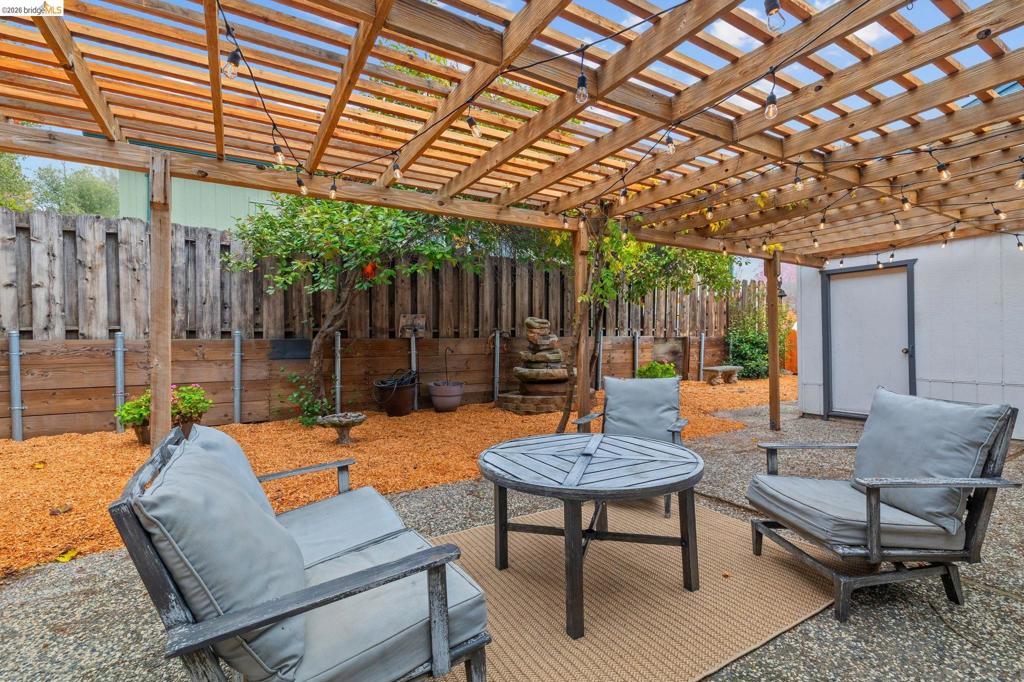 12660 Red Chesnut #18 Property Photo 6