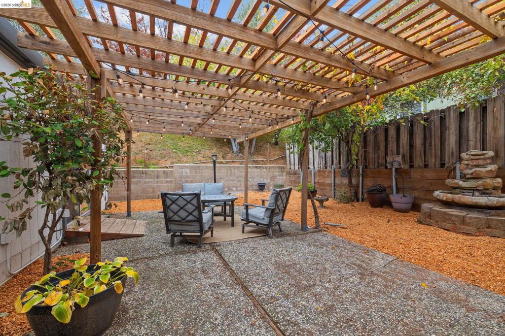 12660 Red Chesnut #18 Property Photo 7