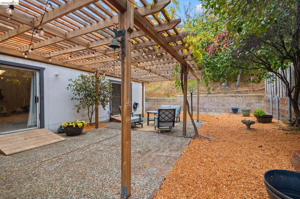 12660 Red Chesnut #18 Property Photo 8