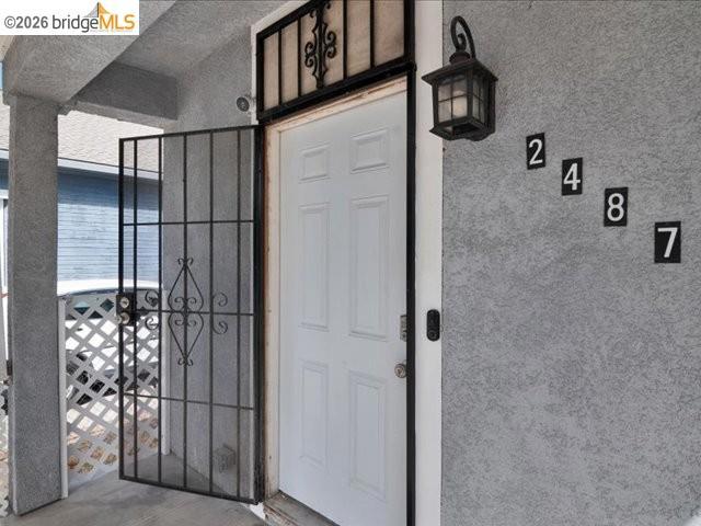 2487 E Sonora St Property Photo 4
