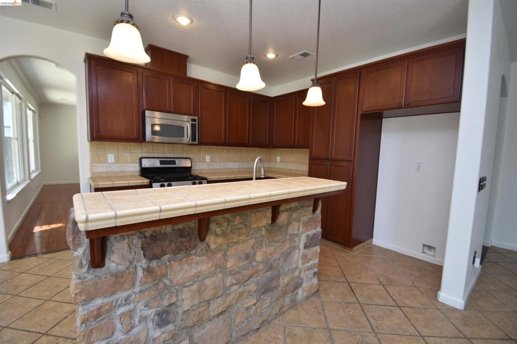 5548 Cortina Ln Property Photo 5