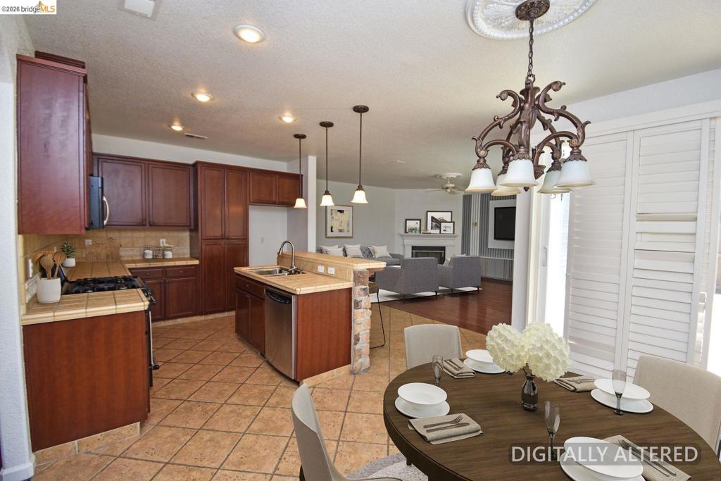 5548 Cortina Ln Property Photo 7