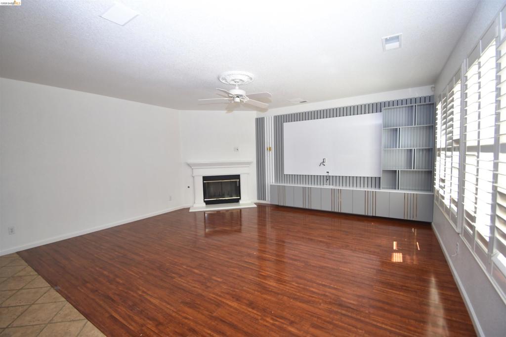 5548 Cortina Ln Property Photo 13