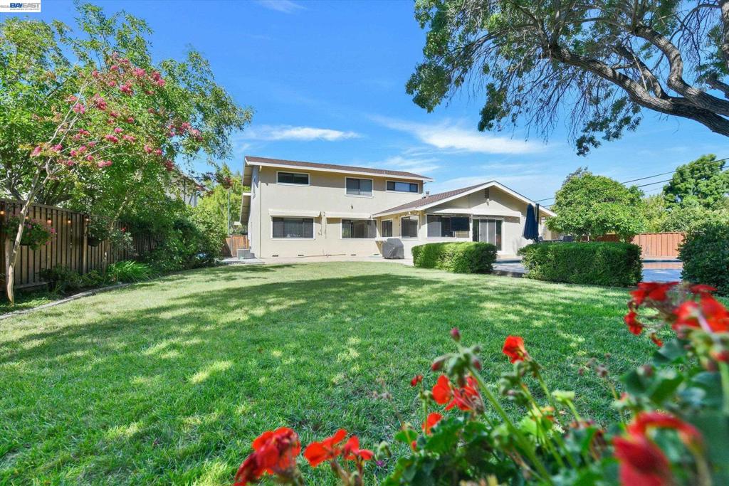 2065 Gill Port Ln Property Photo 4
