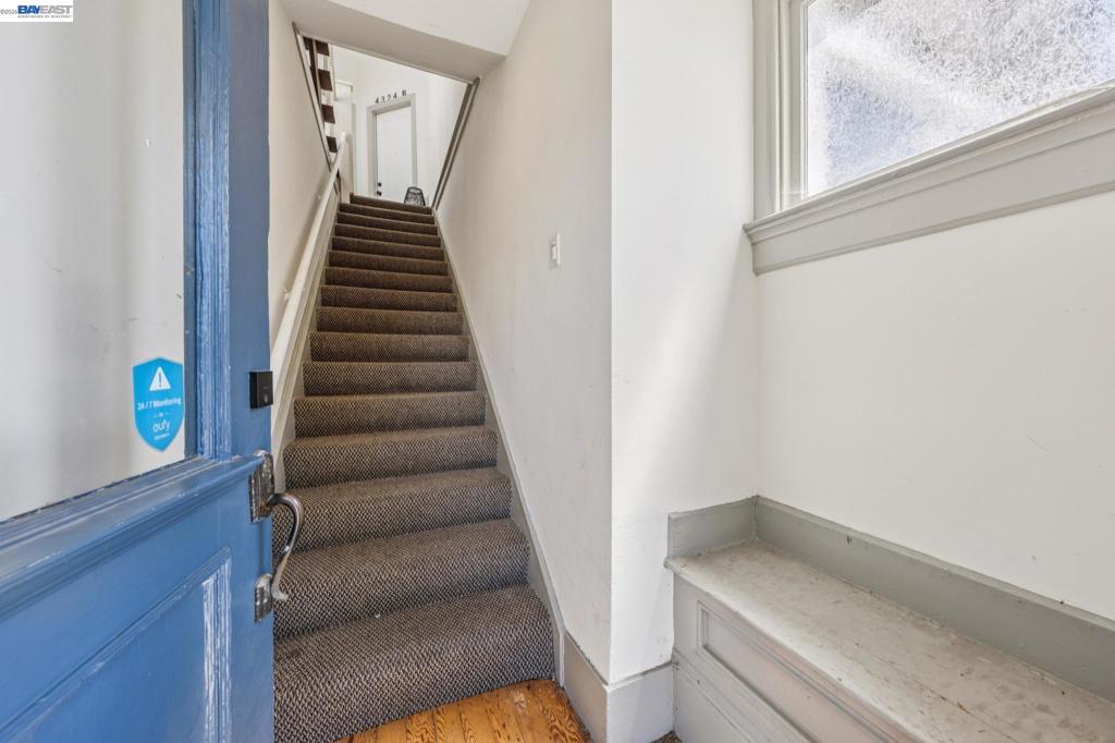 4324 Montgomery St B Property Photo 5
