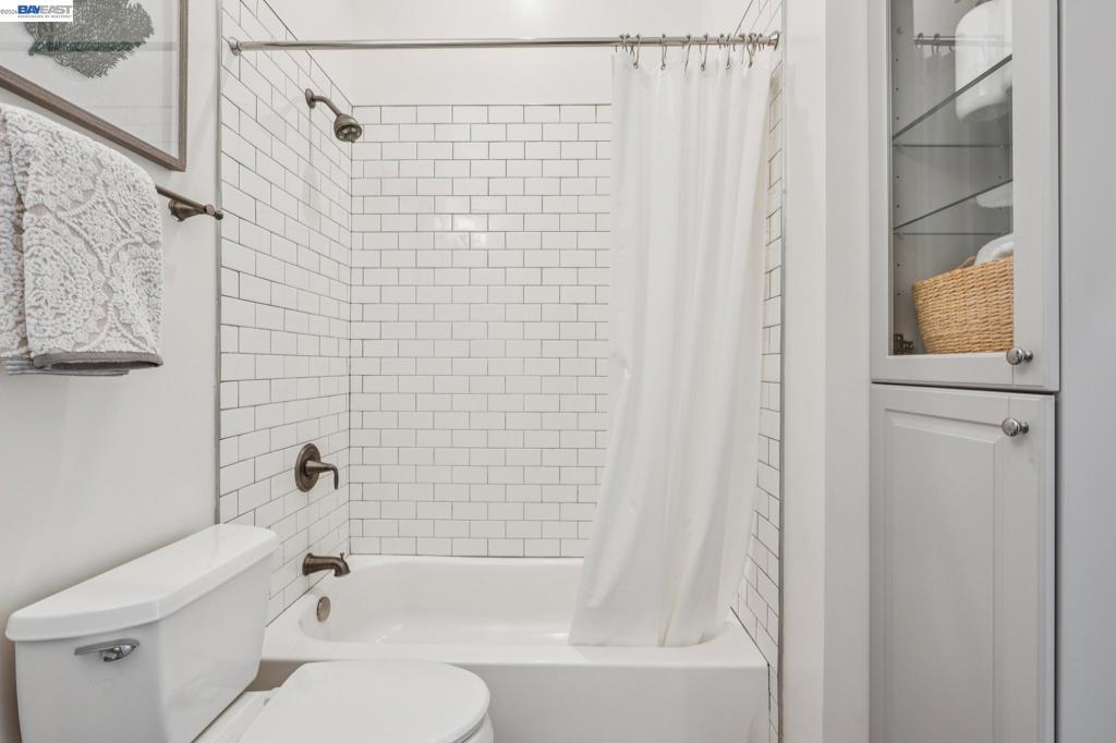 4324 Montgomery St B Property Photo 28