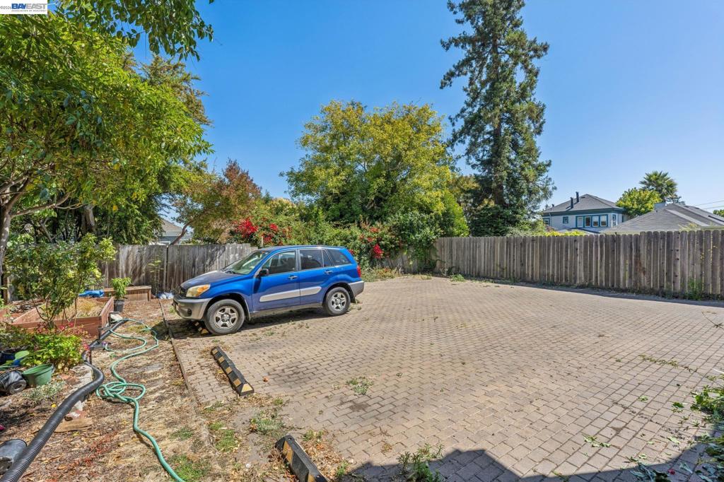4324 Montgomery St B Property Photo 43
