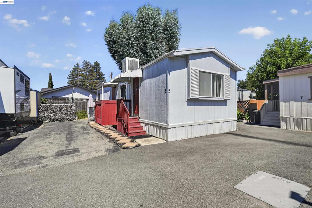 828 Olivina Ave Property Photo 1