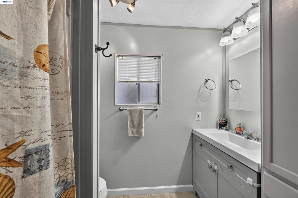 828 Olivina Ave Property Photo 11