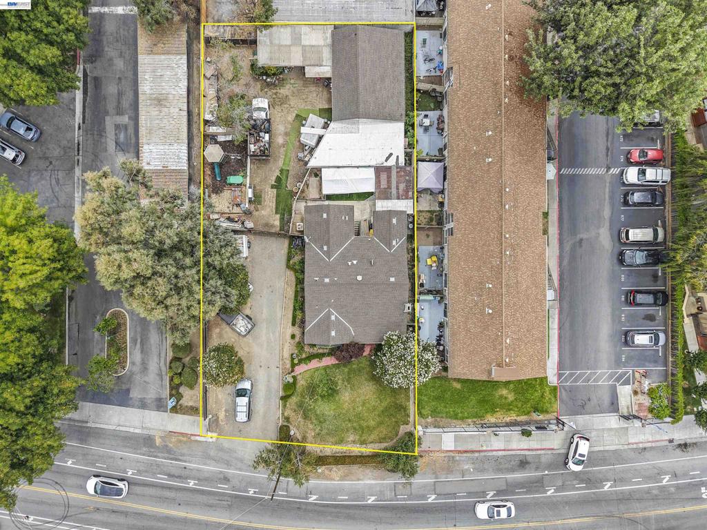 1966 Almaden Rd Property Photo 3