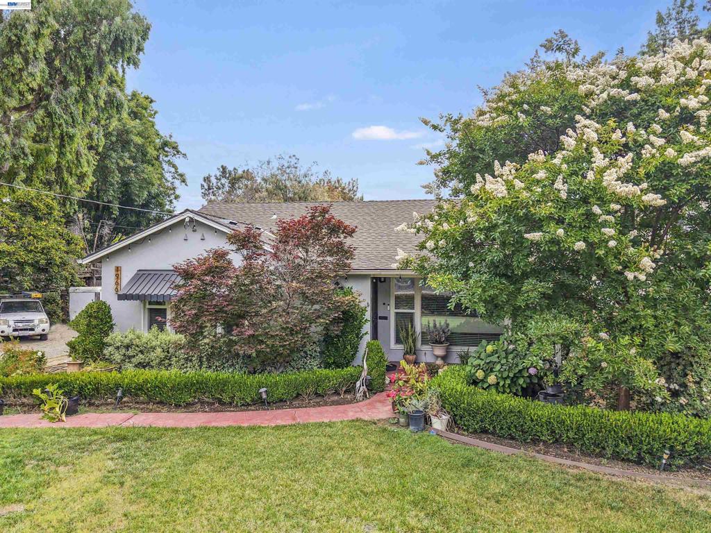 1966 Almaden Rd Property Photo 8