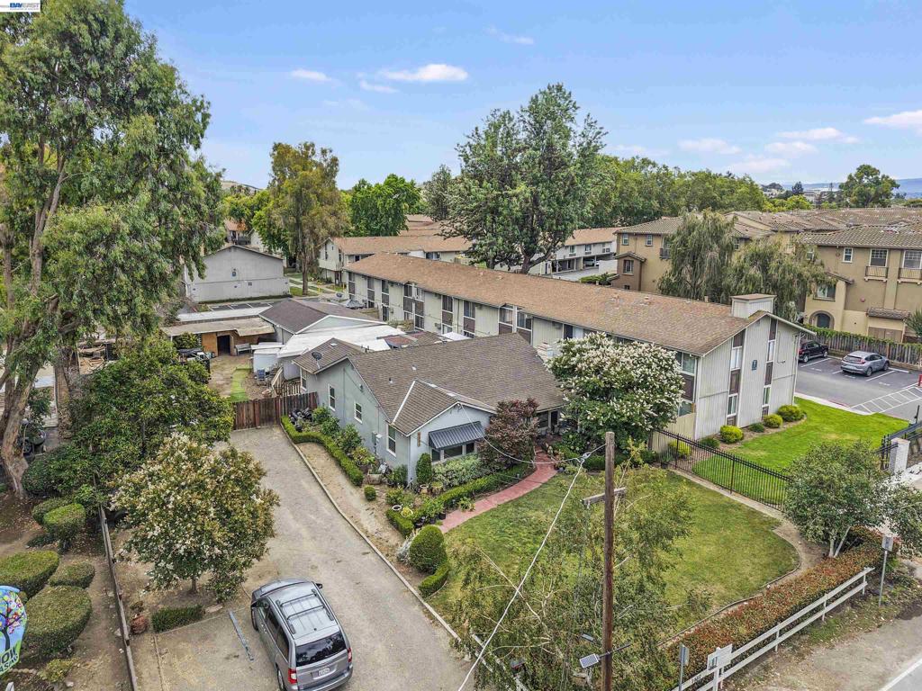 1966 Almaden Rd Property Photo 9