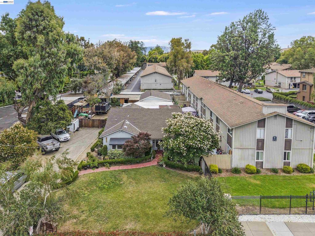 1966 Almaden Rd Property Photo 10