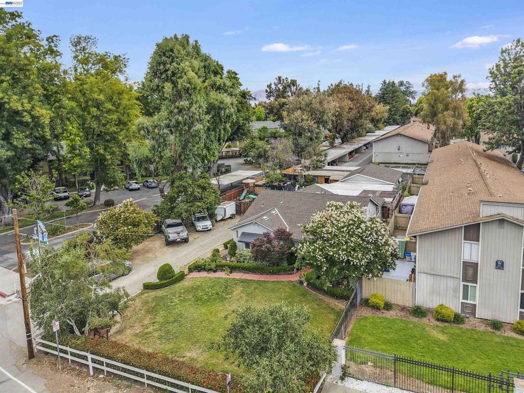 1966 Almaden Rd Property Photo 11