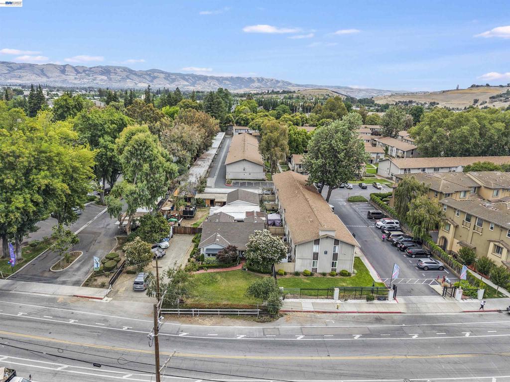 1966 Almaden Rd Property Photo 13