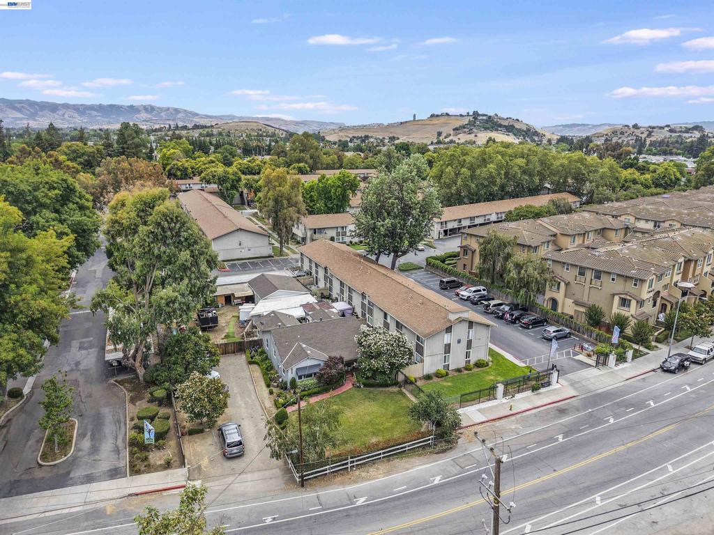 1966 Almaden Rd Property Photo 14