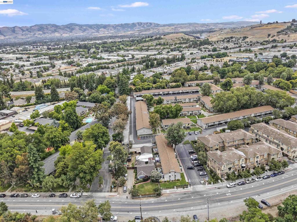 1966 Almaden Rd Property Photo 19