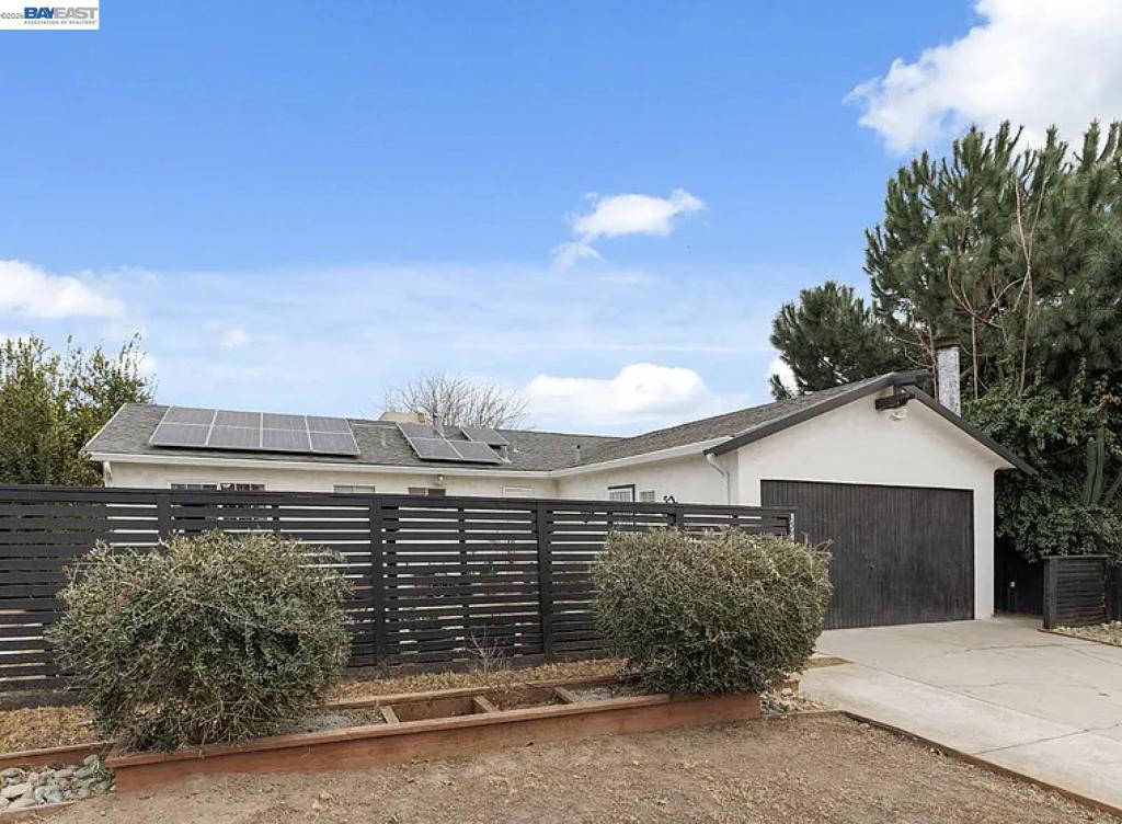 15940 Warfield Rd Property Photo 2