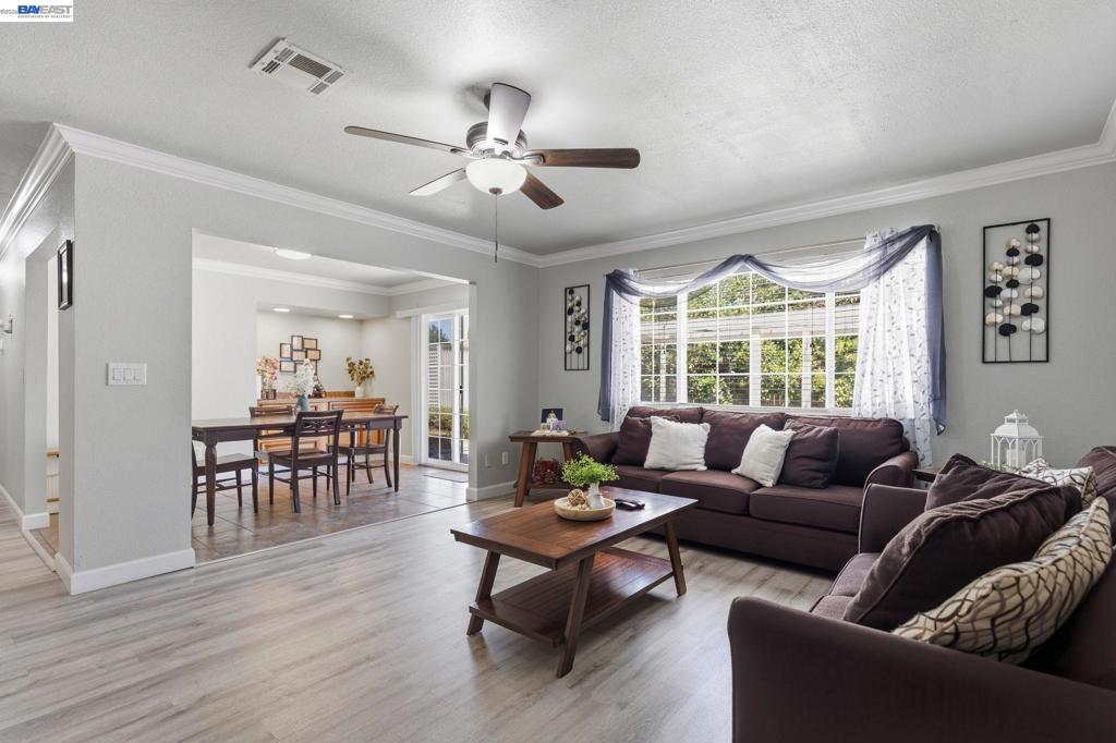15940 Warfield Rd Property Photo 11